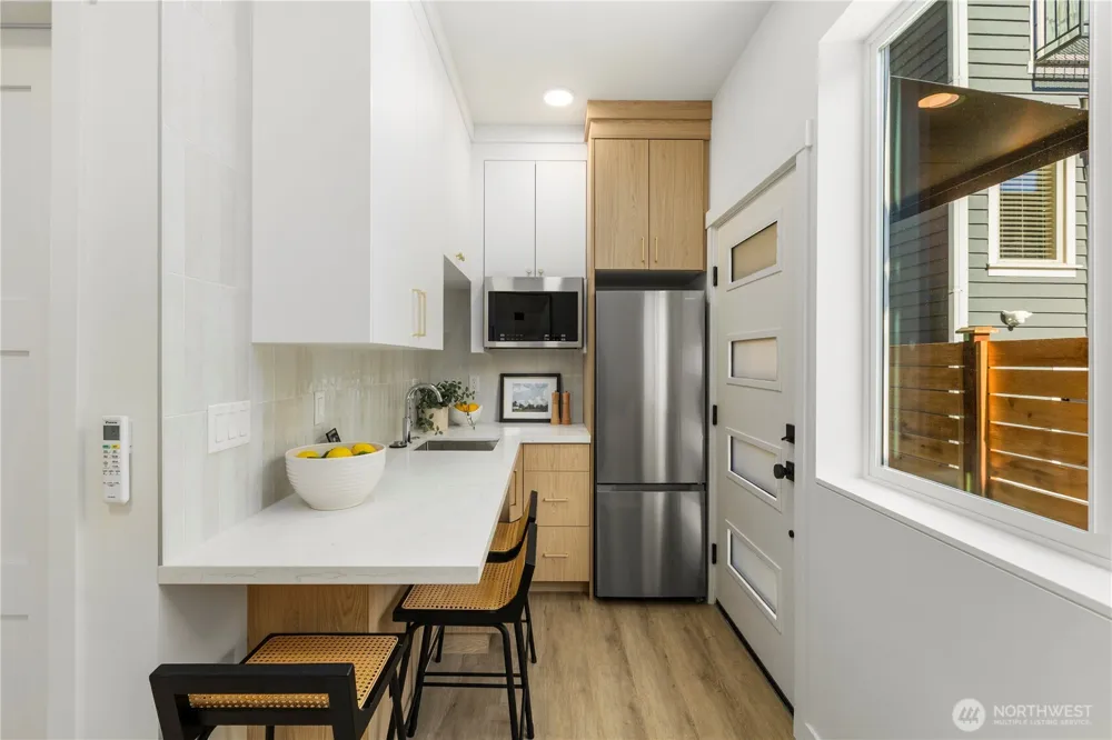2328 Franklin Avenue E #B Seattle, WA 98102