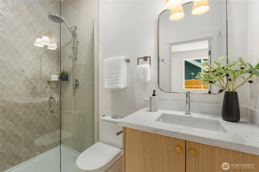 2328 Franklin Avenue E #B Seattle, WA 98102