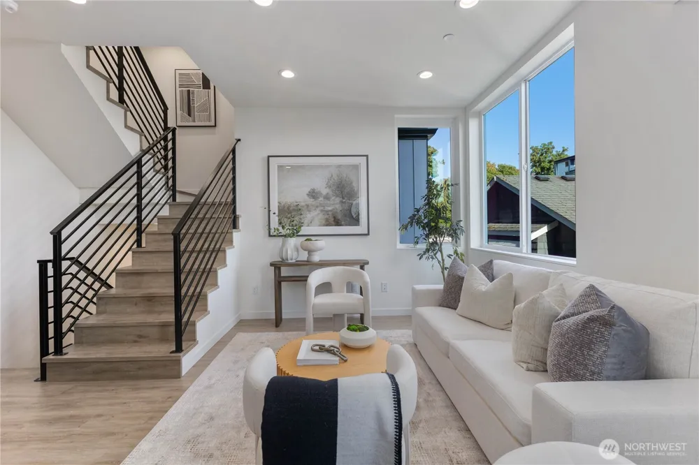 2328 Franklin Avenue E #B Seattle, WA 98102