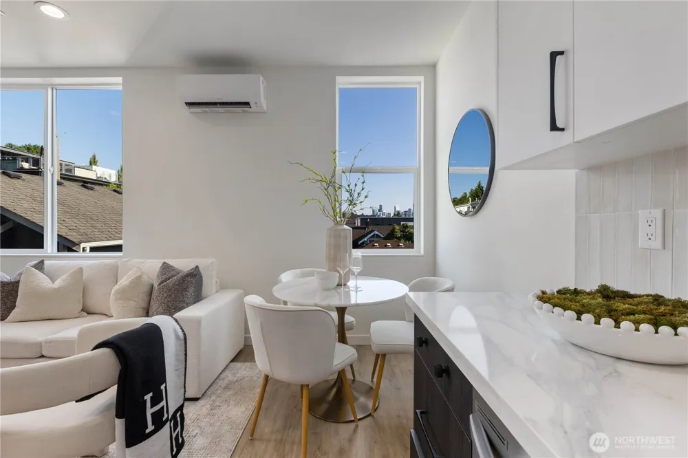 2328 Franklin Avenue E #B Seattle, WA 98102