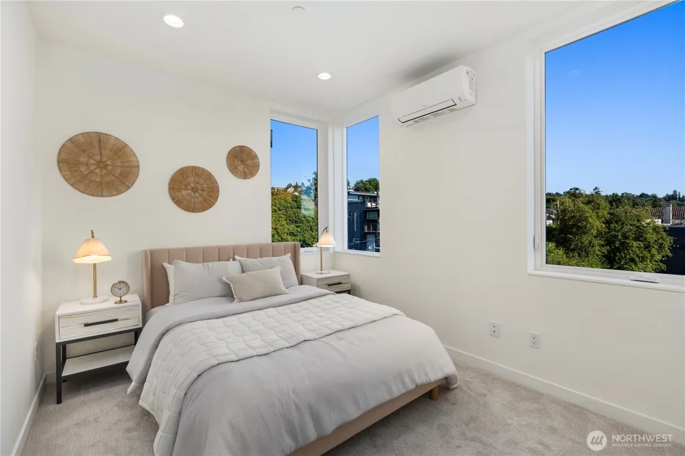 2328 Franklin Avenue E #B Seattle, WA 98102