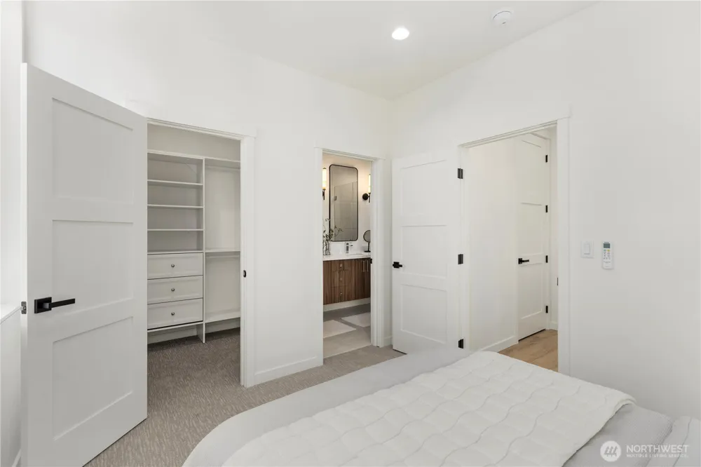2328 Franklin Avenue E #B Seattle, WA 98102