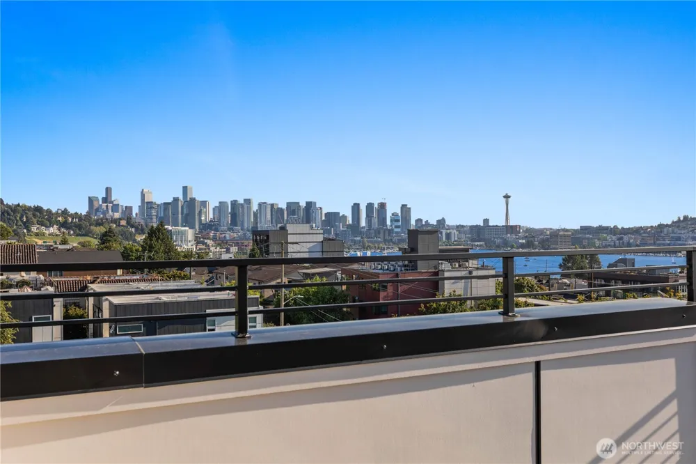 2328 Franklin Avenue E #B Seattle, WA 98102