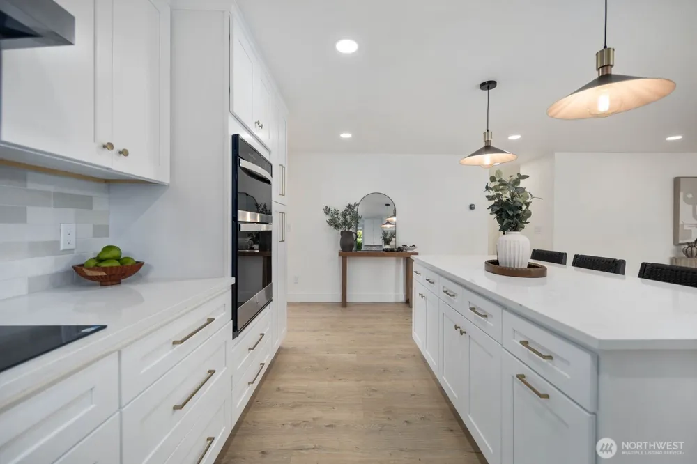 16515 1st Ave SE Bothell, WA 98012