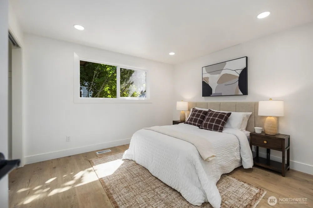 16515 1st Ave SE Bothell, WA 98012