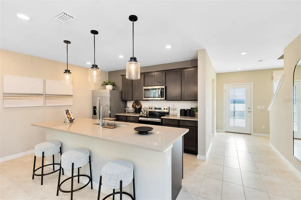 1263 GARDENERS PLACE Orlando, FL 32820