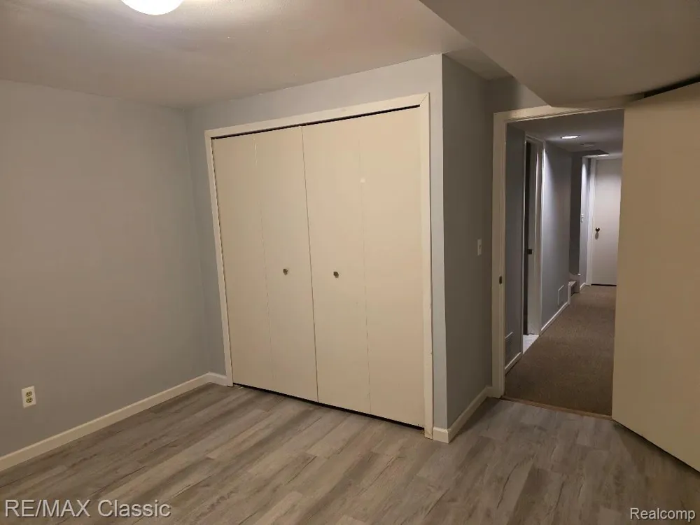 1806 S Hill Boulevard Bloomfield Charter Township, MI 48304
