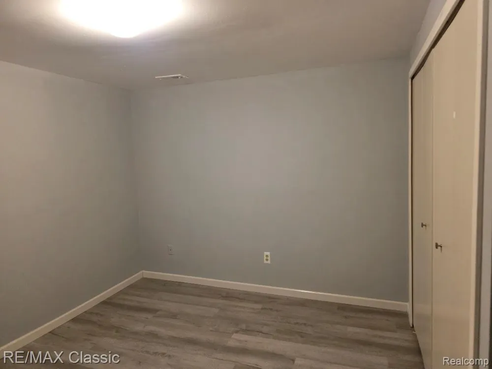 1806 S Hill Boulevard Bloomfield Charter Township, MI 48304
