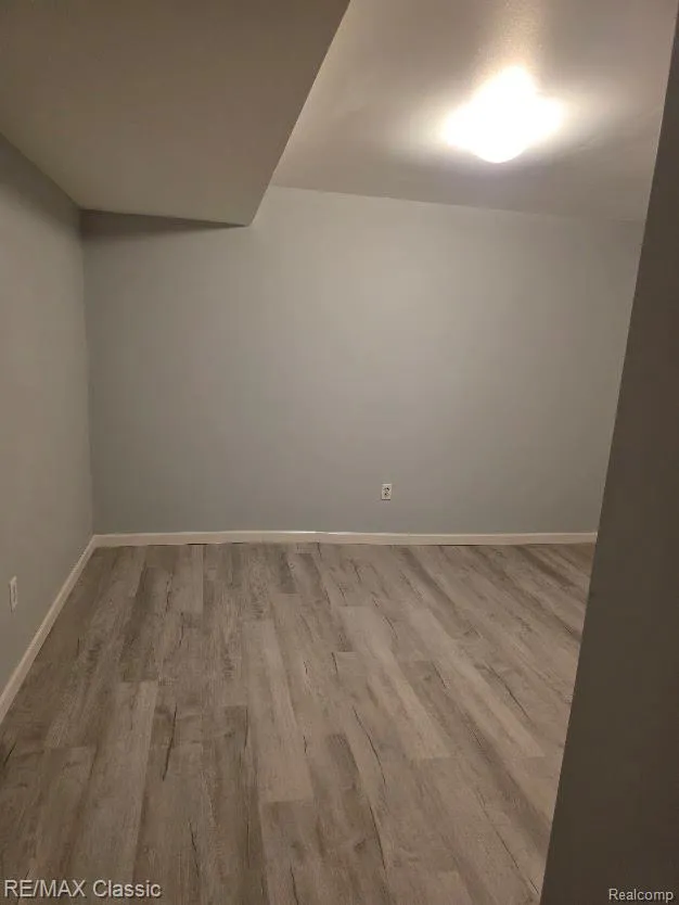 1806 S Hill Boulevard Bloomfield Charter Township, MI 48304