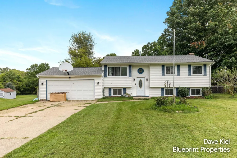 131 Manor Drive Middleville Village, MI 49333