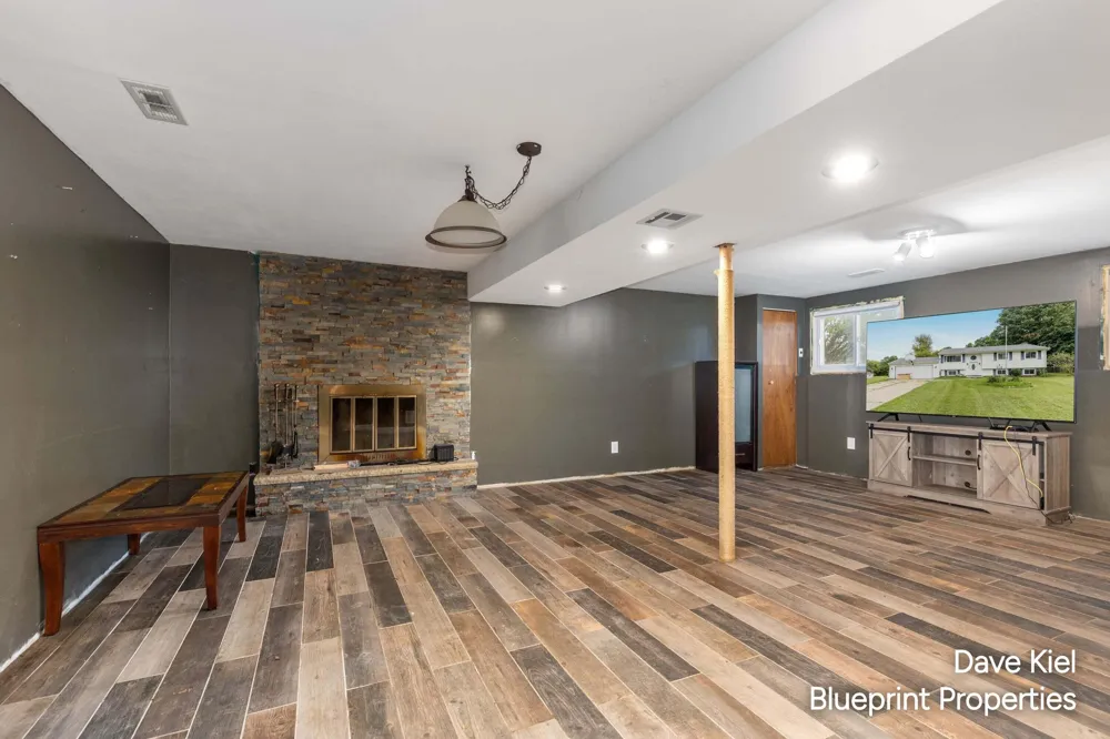 131 Manor Drive Middleville Village, MI 49333