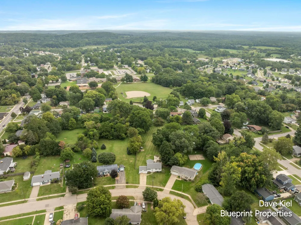 131 Manor Drive Middleville Village, MI 49333