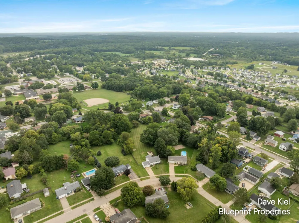131 Manor Drive Middleville Village, MI 49333