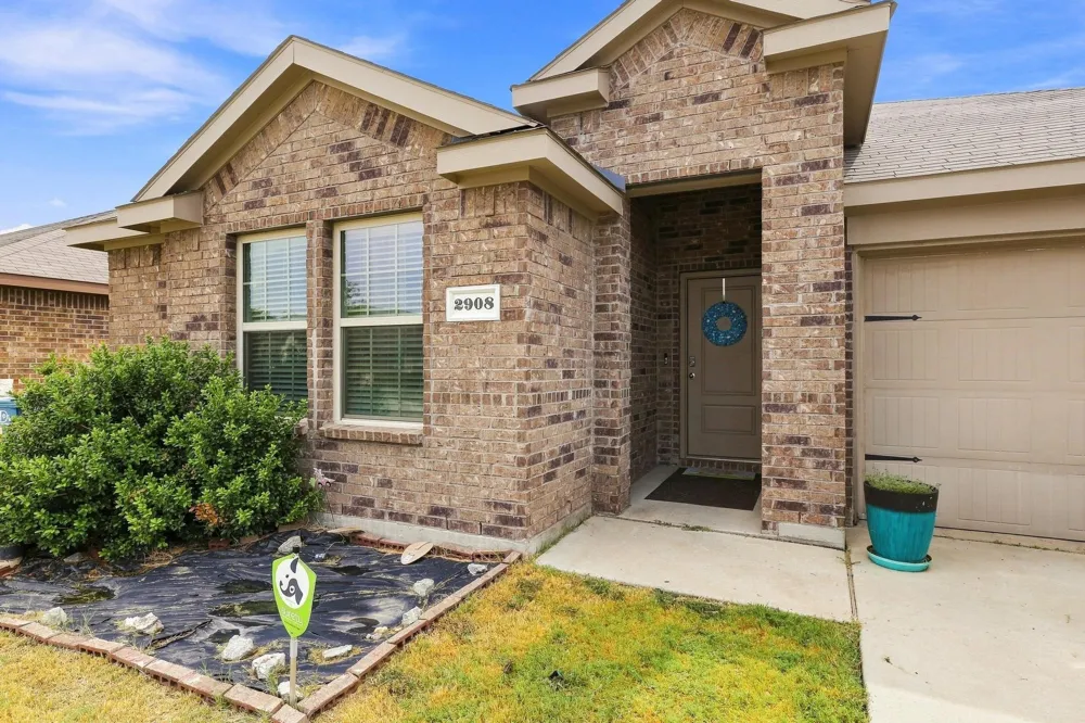 2908 Royal Acres Denton, TX 76209