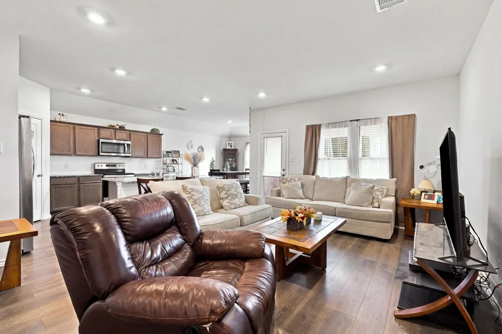 2908 Royal Acres Denton, TX 76209