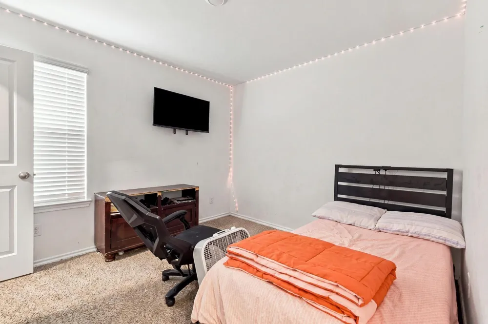 2908 Royal Acres Denton, TX 76209