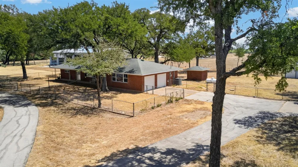161 Tomlinson Road #1 & 3 Granbury, TX 76049
