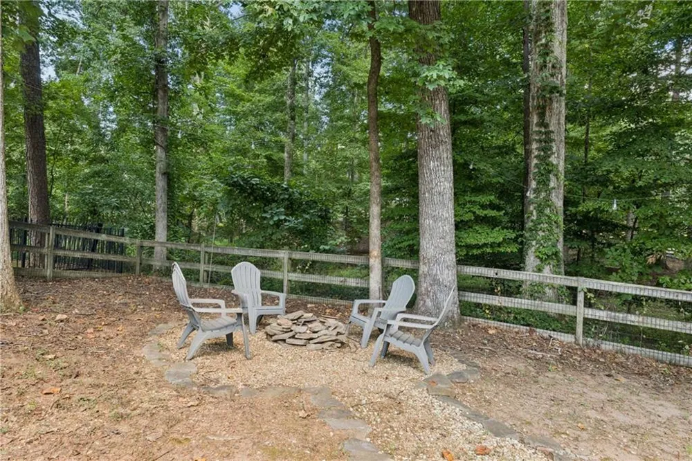 3090 Salisbury Drive Alpharetta, GA 30004
