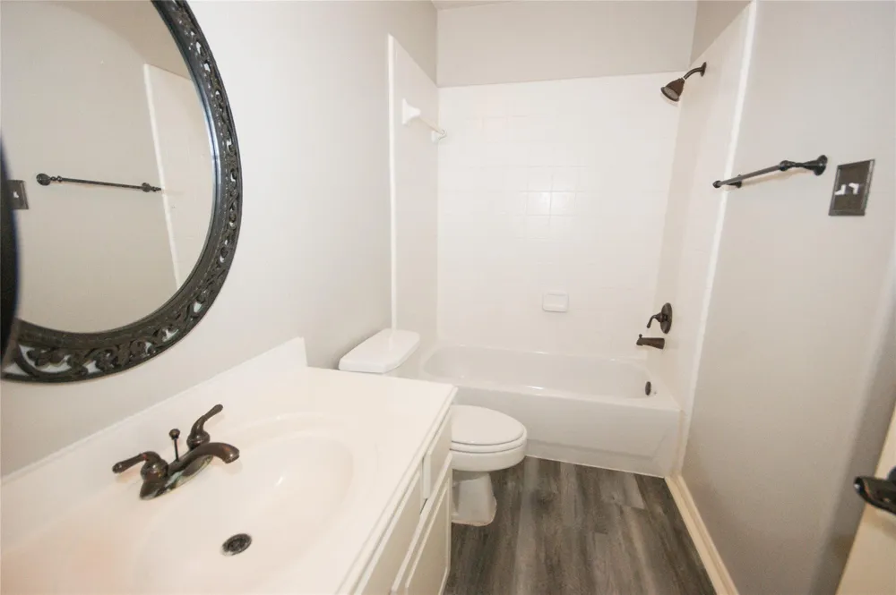 2516 Royal Terns Court League City, TX 77573