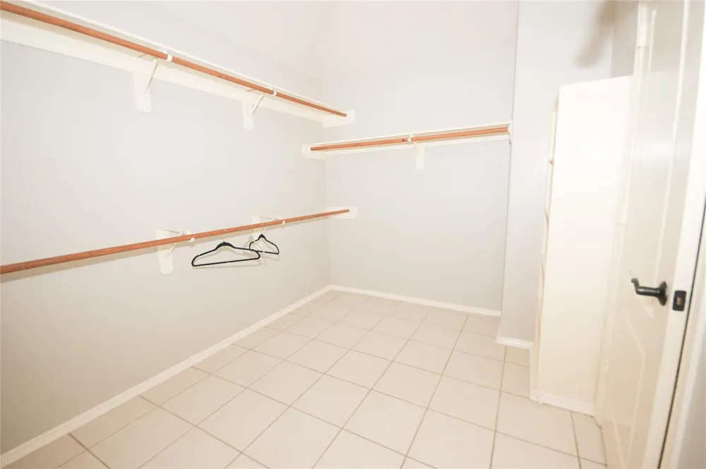 2516 Royal Terns Court League City, TX 77573
