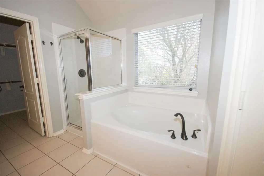 2516 Royal Terns Court League City, TX 77573