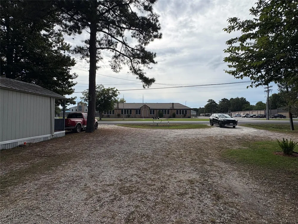1490 S Byrd Ave Shepherd, TX 77371