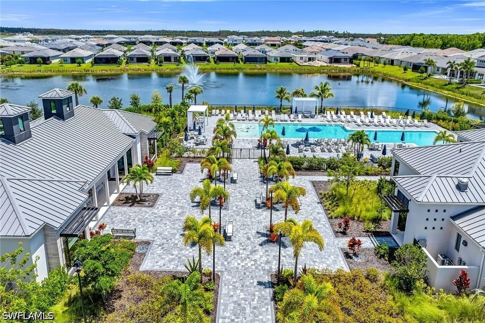 Wisteria Way Naples, FL 34114