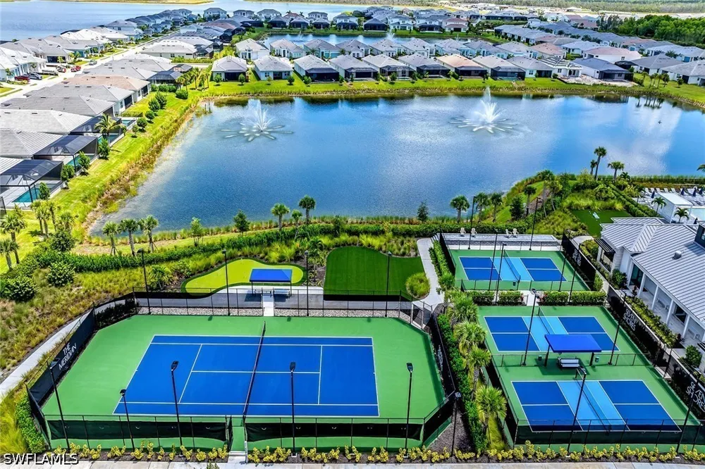 Wisteria Way Naples, FL 34114
