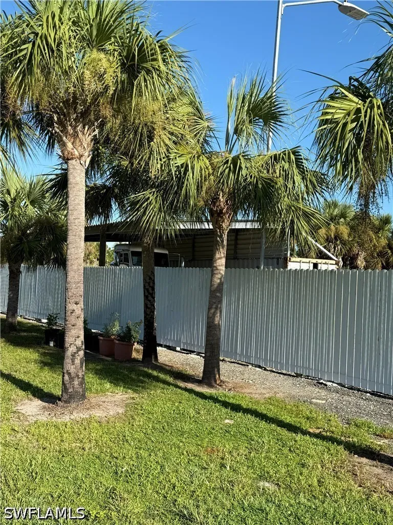36th Avenue SE Naples, FL 34117