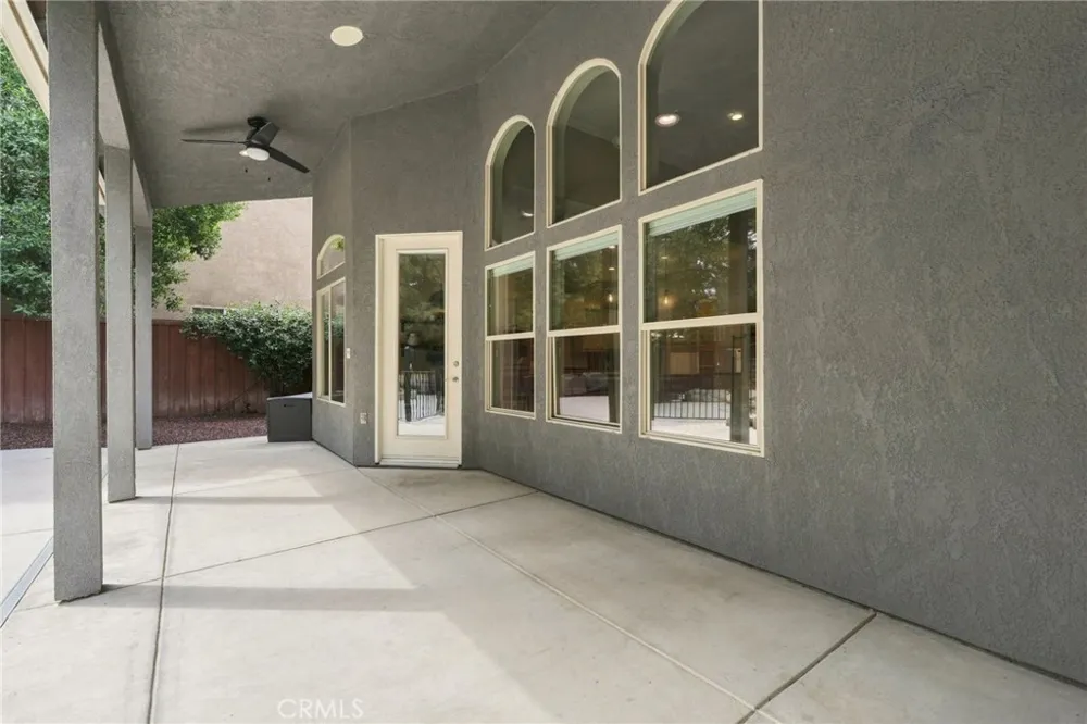 210 Denton Court Visalia, CA 93291