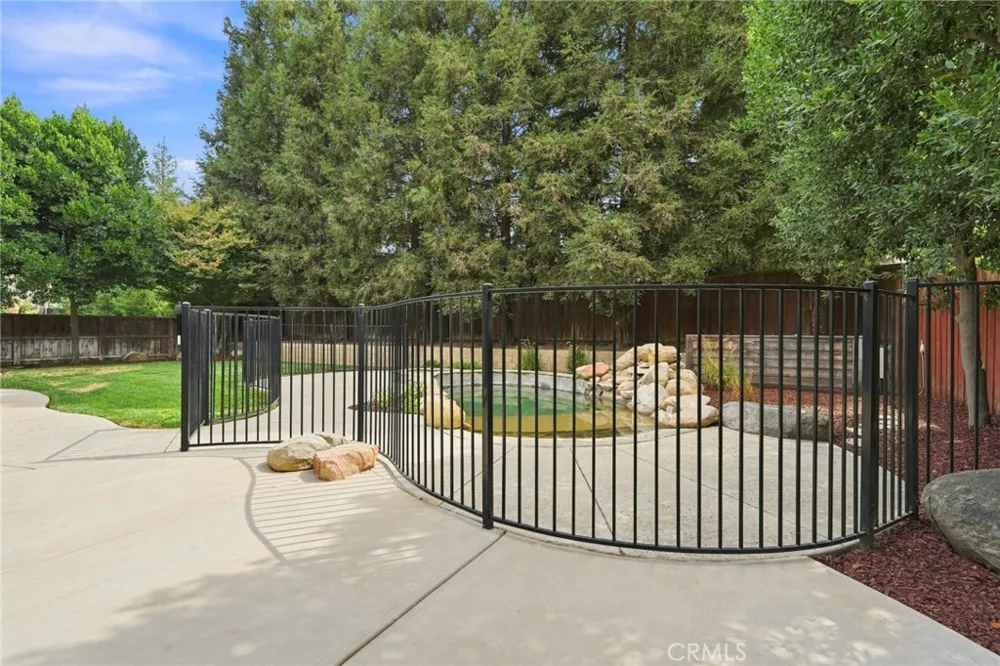 210 Denton Court Visalia, CA 93291