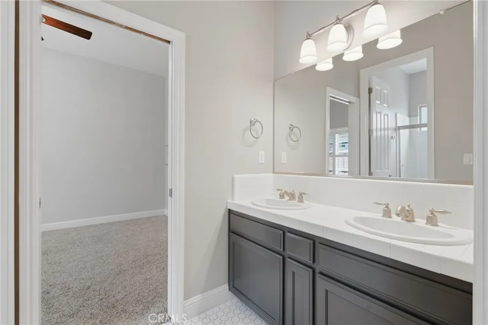 210 Denton Court Visalia, CA 93291