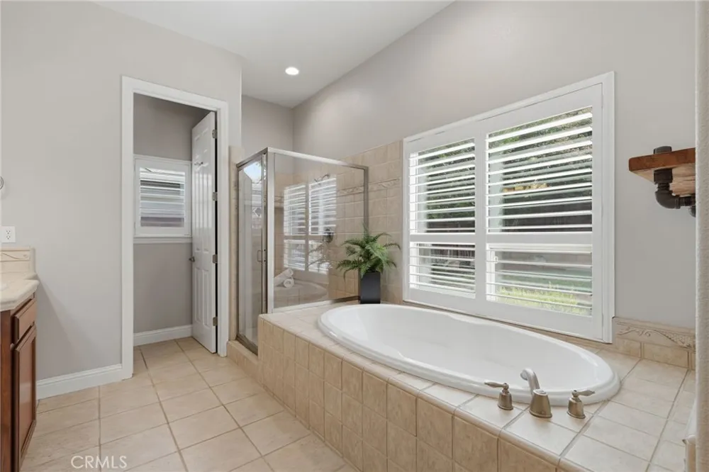 210 Denton Court Visalia, CA 93291