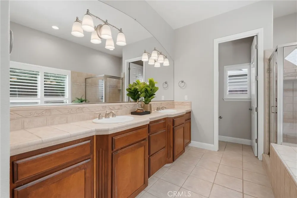 210 Denton Court Visalia, CA 93291