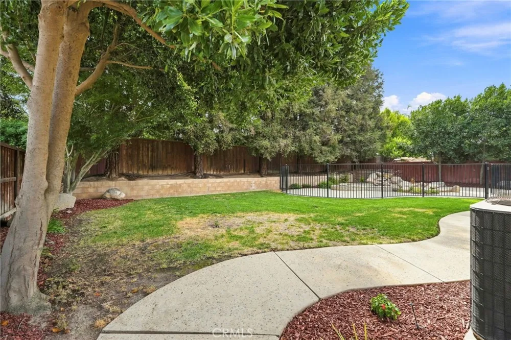 210 Denton Court Visalia, CA 93291