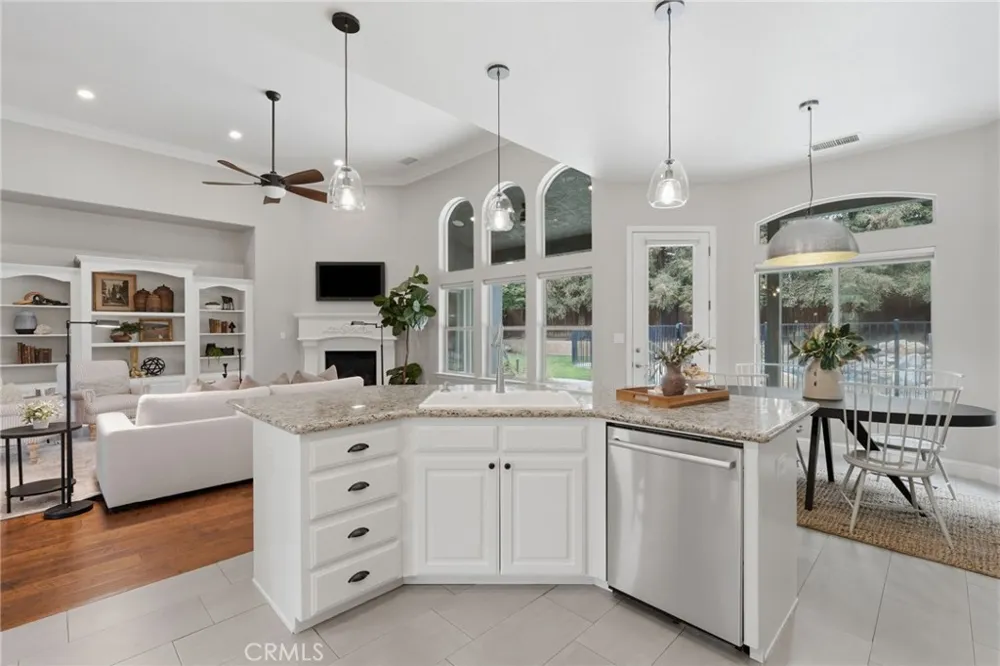 210 Denton Court Visalia, CA 93291