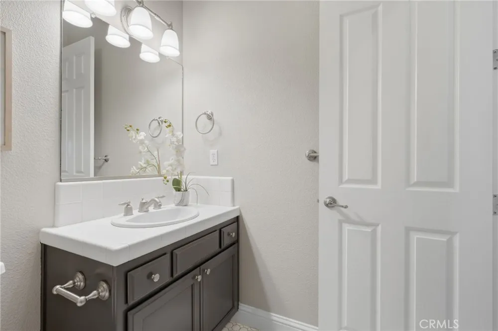 210 Denton Court Visalia, CA 93291