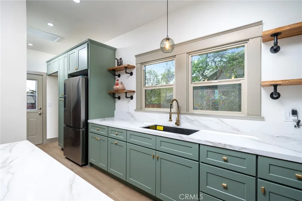 524 E D STREET Ontario, CA 91764