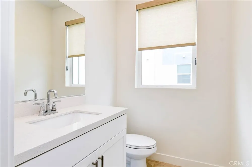 1814 E 1st Street #330 Santa Ana, CA 92705
