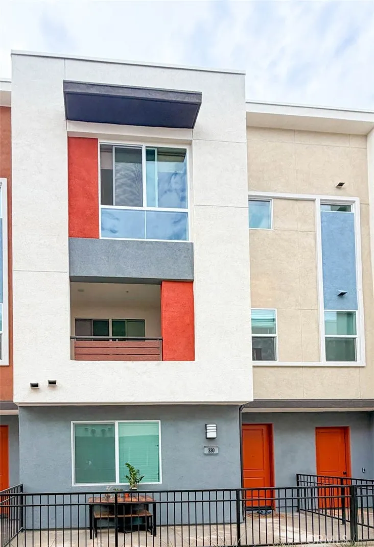 1814 E 1st Street #330 Santa Ana, CA 92705