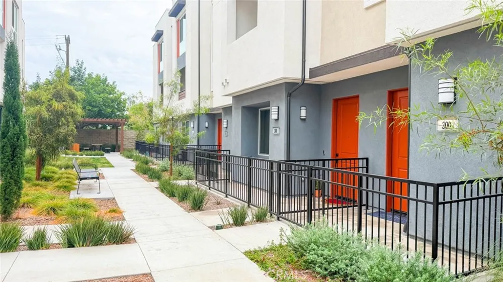 1814 E 1st Street #330 Santa Ana, CA 92705