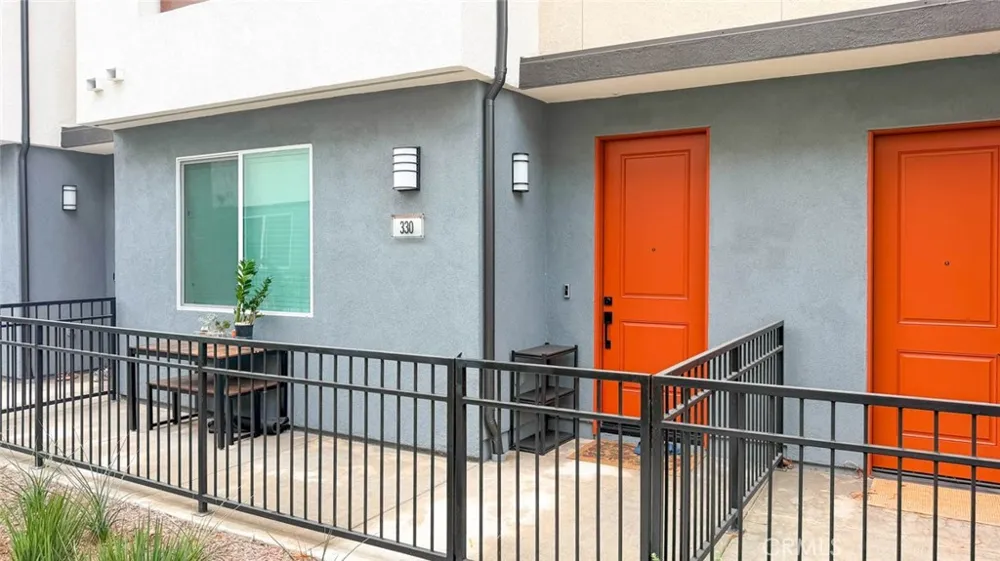 1814 E 1st Street #330 Santa Ana, CA 92705