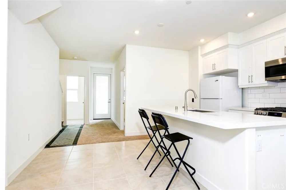 1814 E 1st Street #330 Santa Ana, CA 92705