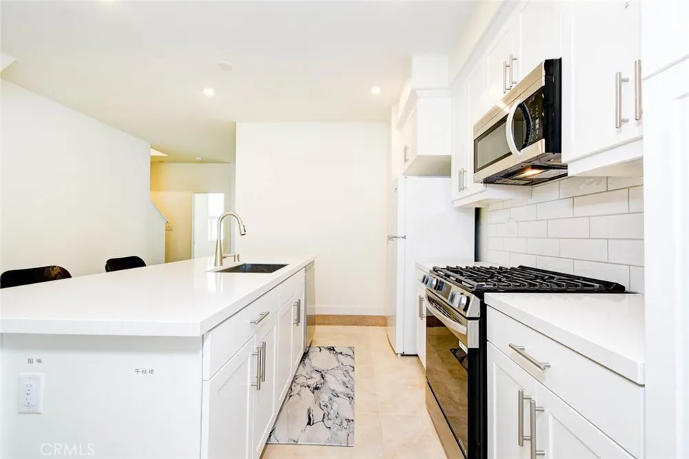 1814 E 1st Street #330 Santa Ana, CA 92705