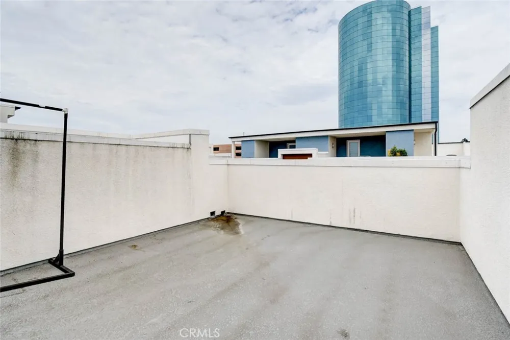 1814 E 1st Street #330 Santa Ana, CA 92705