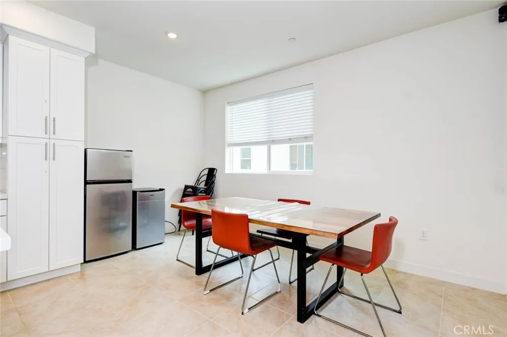 1814 E 1st Street #330 Santa Ana, CA 92705