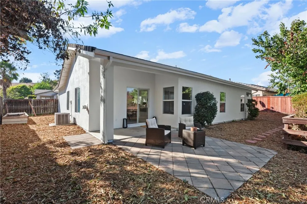 1214 Shadow Meadow Paso Robles, CA 93446