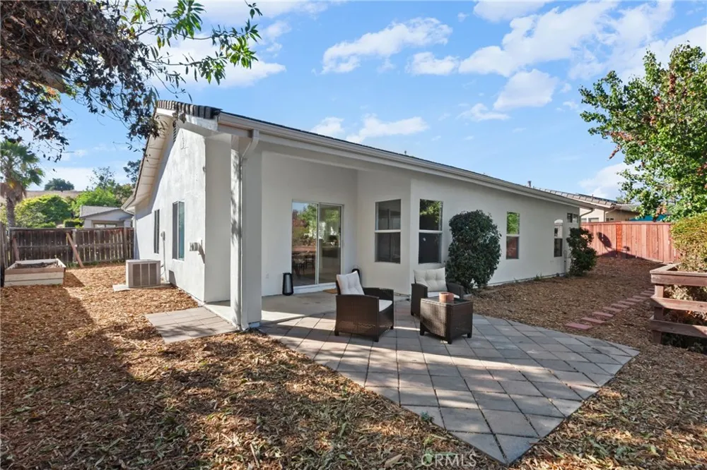 1214 Shadow Meadow Paso Robles, CA 93446