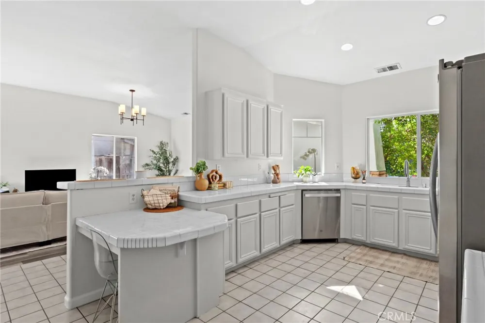 1214 Shadow Meadow Paso Robles, CA 93446