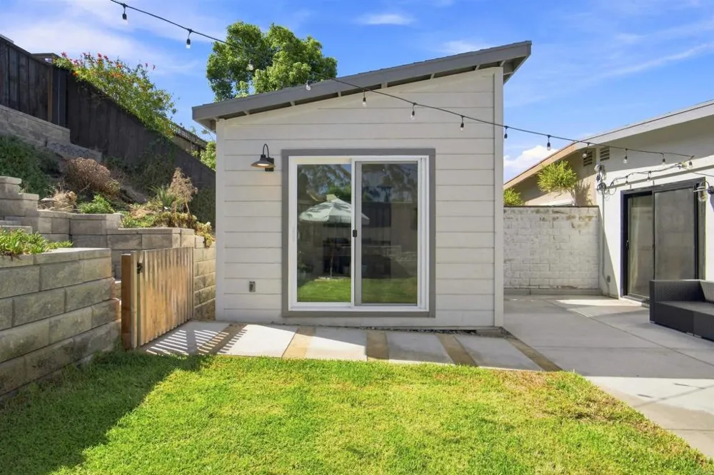 235 Coneflower Street Encinitas, CA 92024